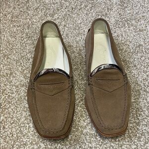 Tod’s suede beige loafers